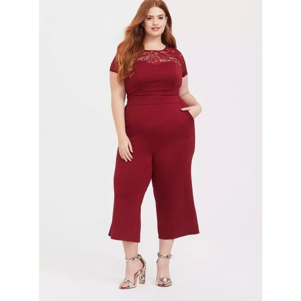 Torrid Lace Detail Cullottes Jumpsuit Size 1X Red - Picture 1 of 7
